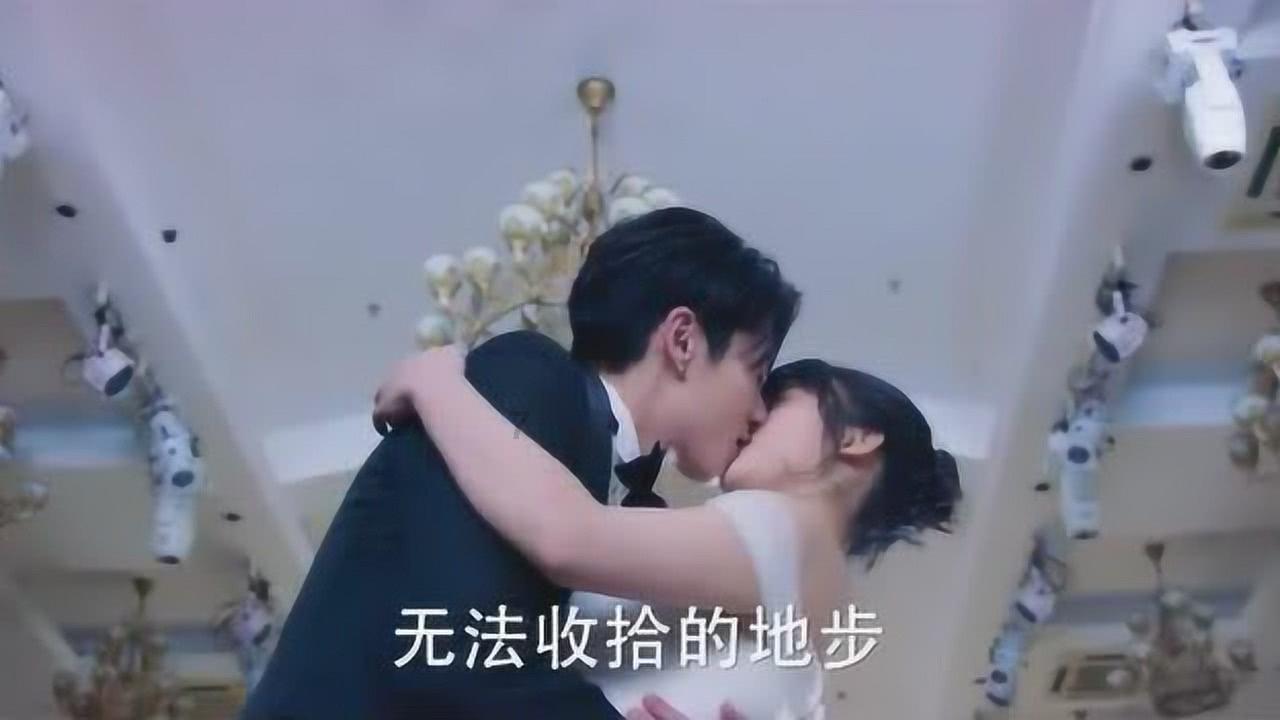 无限翻滚小球